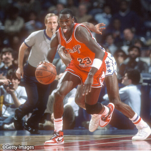 伝説のカラーをまとった『エア ジョーダン 1 “パテントブレッド”』が1