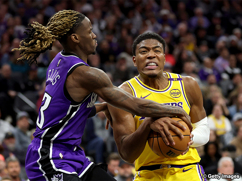 八村塁がチーム最長出場でレイカーズ勝利に貢献…リーブス25得点