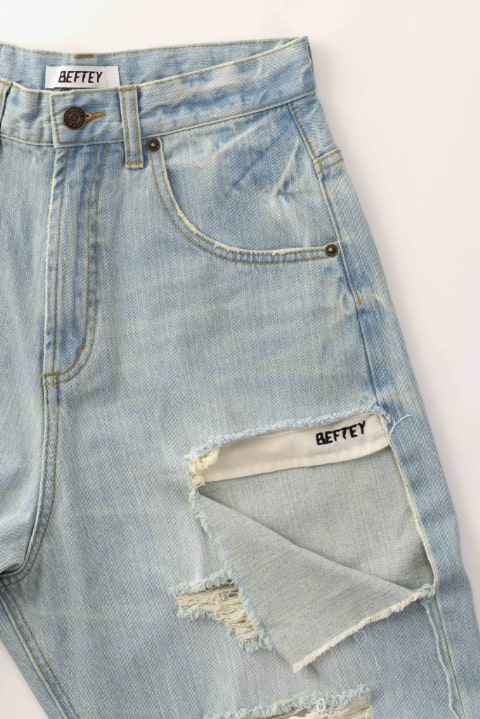 BEFTEY / ダメージ加工デニム（ライトブルー）
