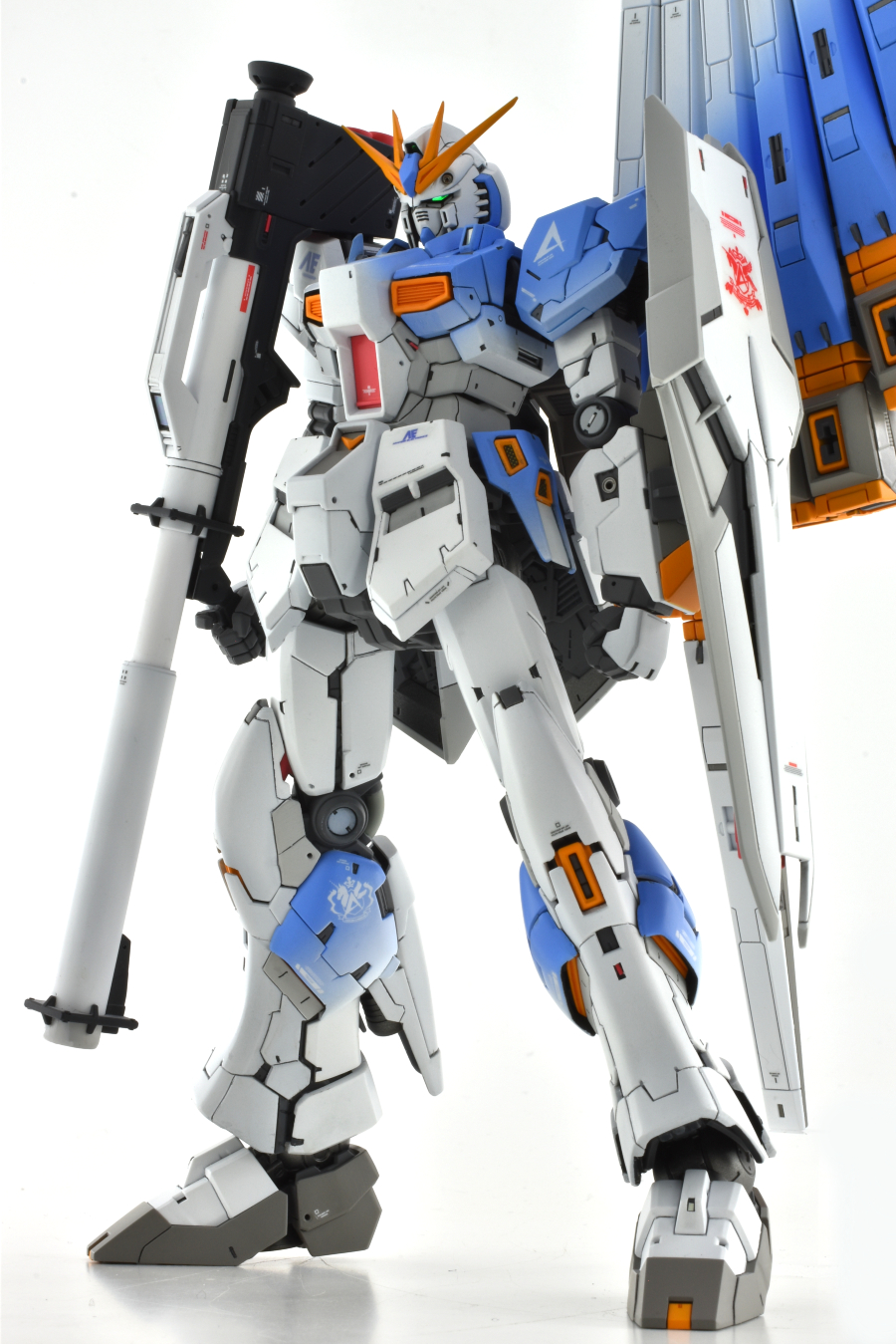 m*中様 ガンプラ RG 全塗装完成品 νガンダム RG νガンダム 全塗装｜hadson13さんのガンプラ作品｜GUNSTA（ガンスタ）