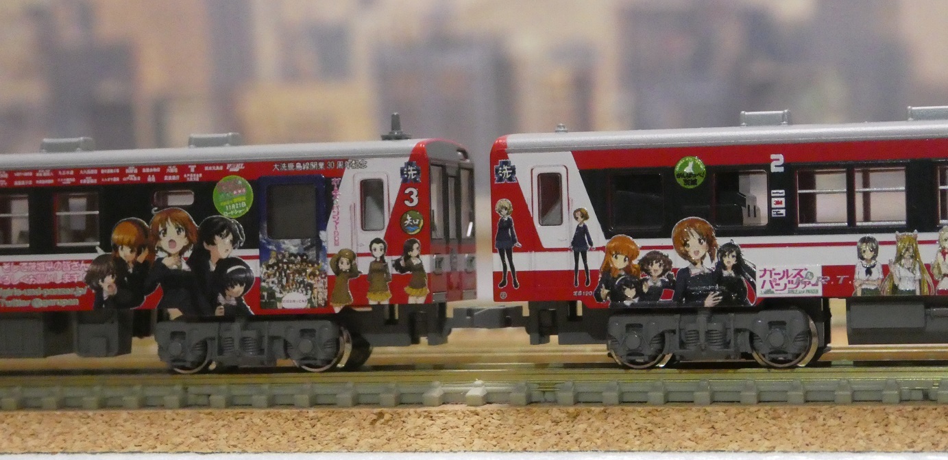 KATO 鹿島臨海鉄道6000形 ガールズ＆パンツァーラッピング列車入線