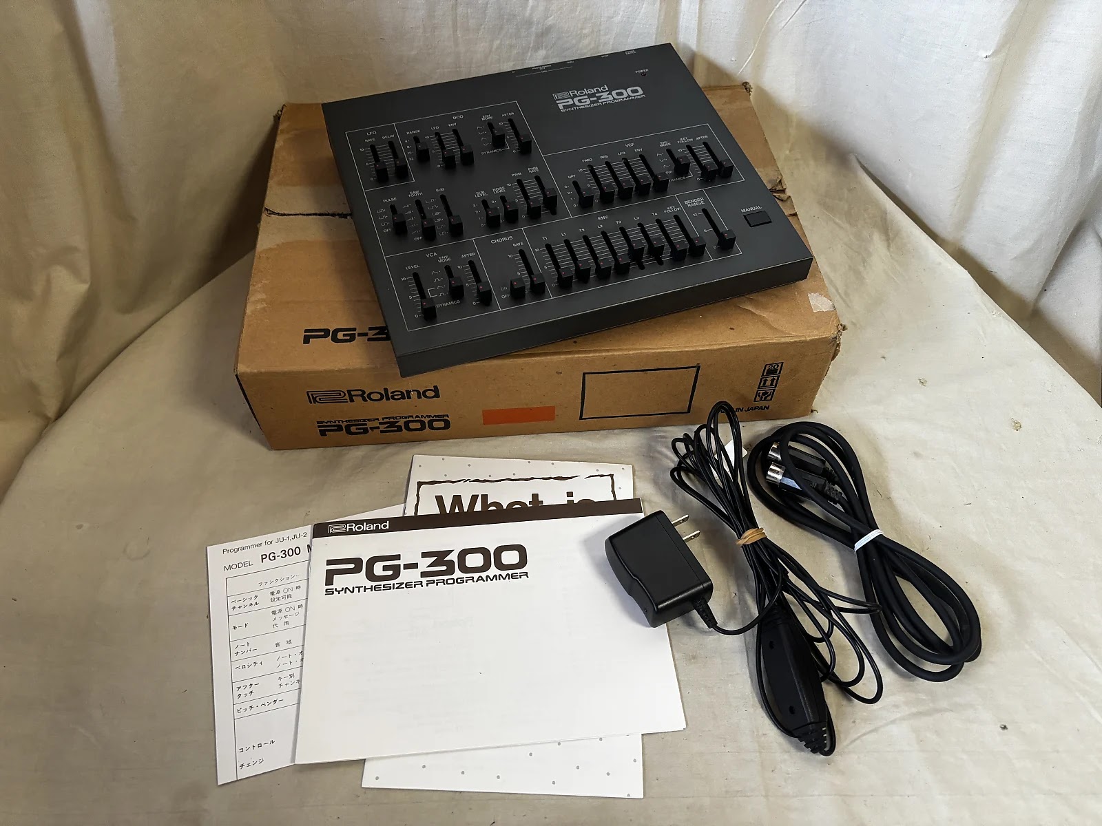 MATRIXSYNTH: Roland PG-300 Synthesizer Programmer w/ Original Box