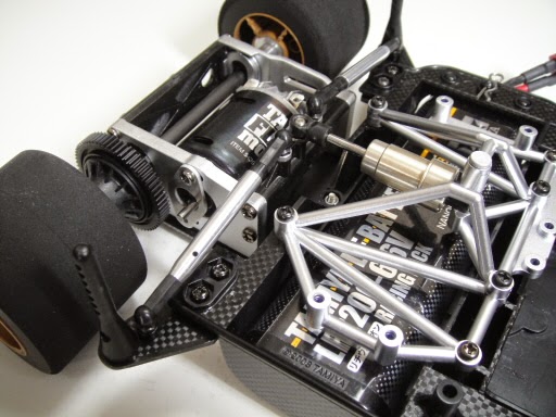 タミヤCカー：タミCに押込む