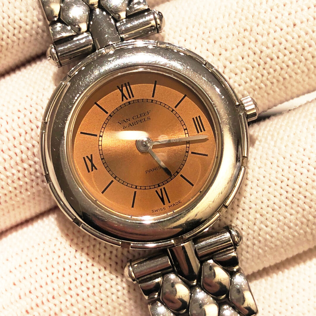 Van Cleef & Arpelsの腕時計の電池交換ならBROOCH時計修理工房浅草店へ