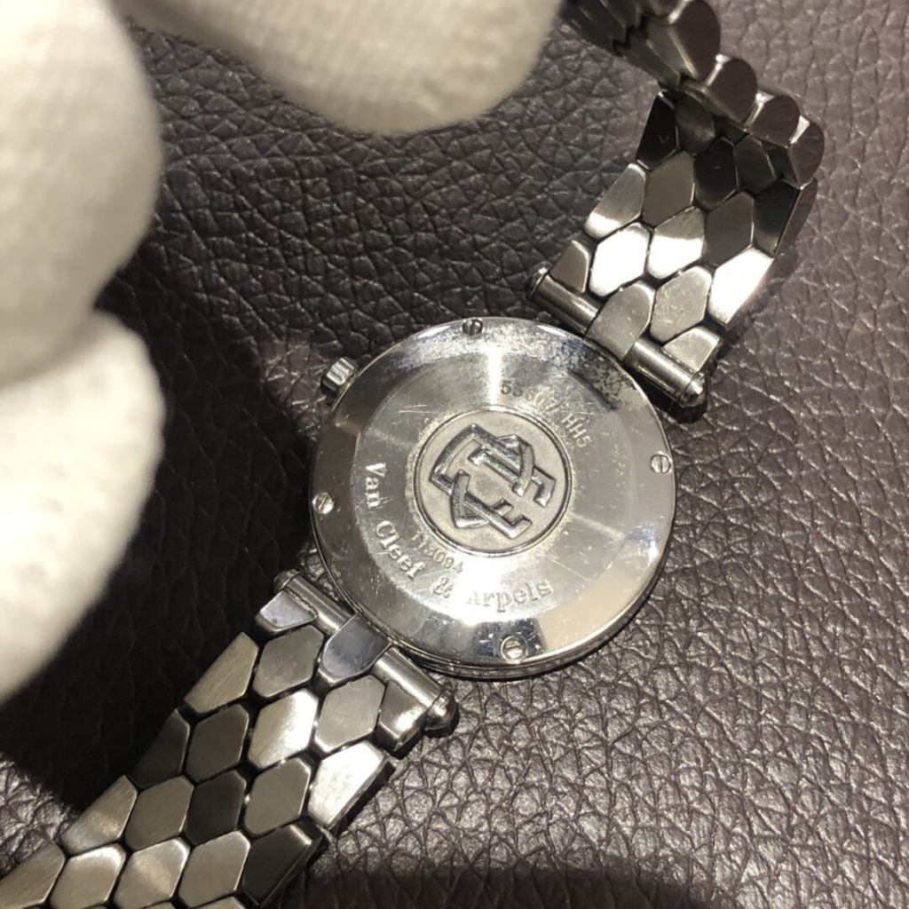 Van Cleef & Arpelsの腕時計の電池交換ならBROOCH時計修理工房浅草店へ