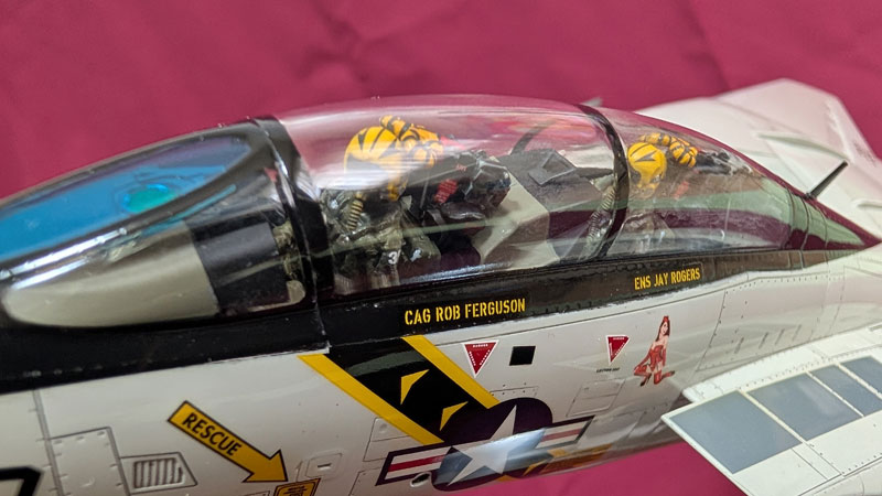 タミヤ 1/48 F-14A トムキャット：VF84 ジョリーロジャース | 飛行状態