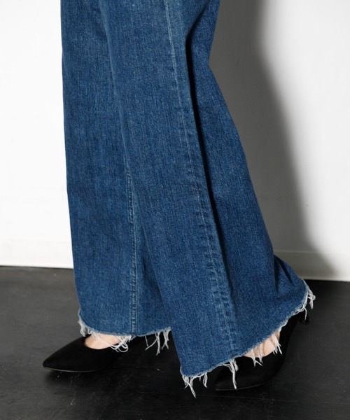 YANUK（ヤヌーク）の「YANUK ワイドフレア カットオフアメリカンブルー