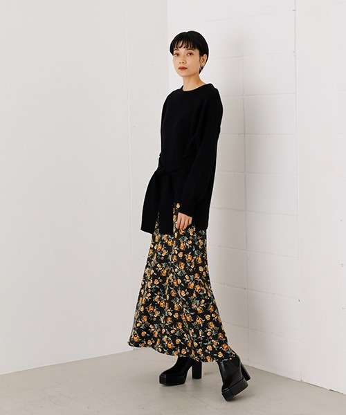 FLOWER PATTERN SIDE SLIT SKIRT/フラワーパターンサイドスリット