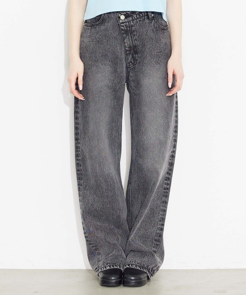 X-girl（エックスガール）の「ASSYMETRIC WAIST DENIM PANTS