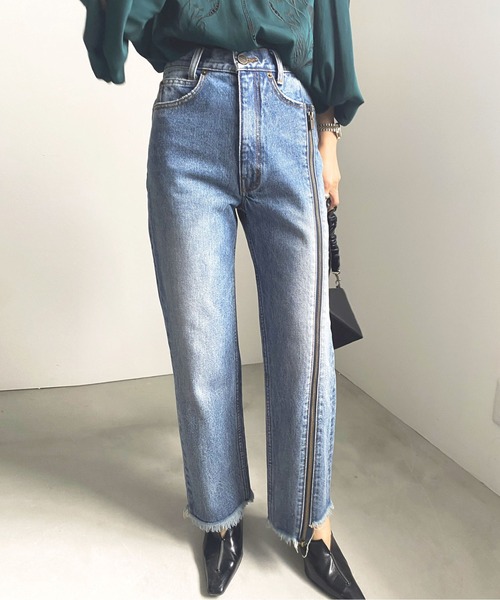 Ameri（アメリ）の「ZIPPER STRAIGHT DENIM（デニムパンツ）」 - WEAR