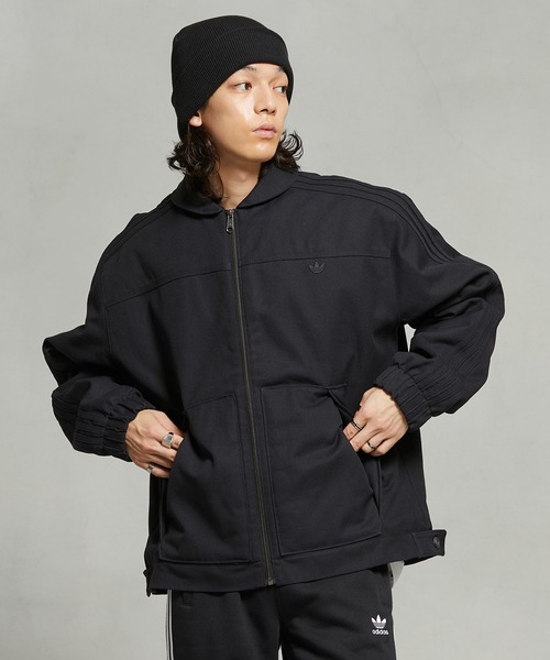 adidas（アディダス）の「プレミアム エッセンシャルズ パデッド