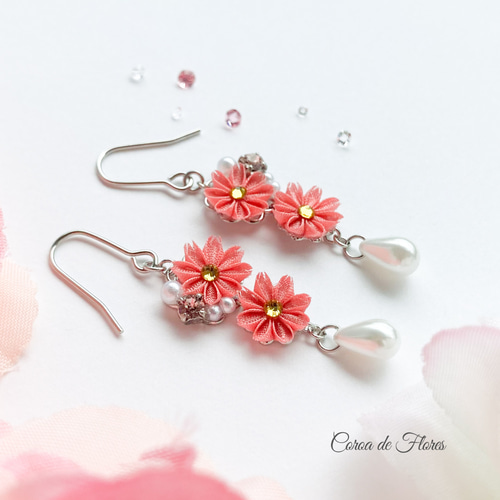 コスモスのゆれるピアス/イヤリング(ピンク) つまみ細工 正絹羽二重