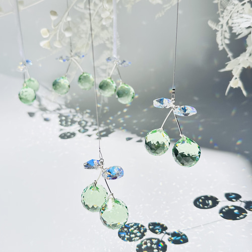 さくらんぼサンキャッチャー［希少スワロフスキークリスタル