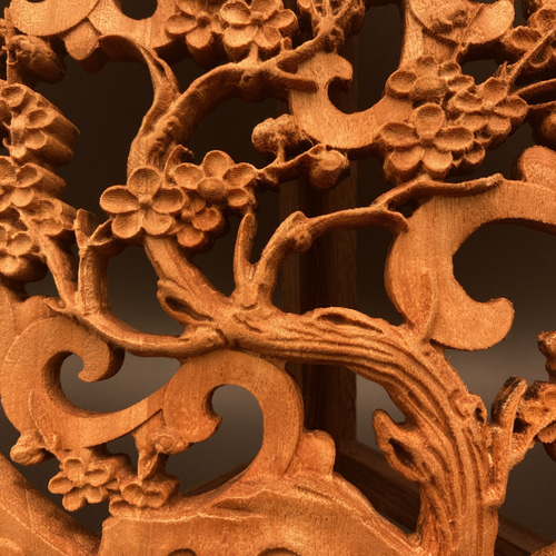 梅蘭竹菊 26.5cm（四君子 梅) 参次元彫刻『雅』 透かし彫 楠彫刻