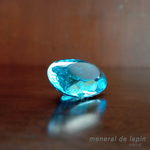 ブルートパーズ ルース 48.47カラット 大きなルース 天然石 mineral de