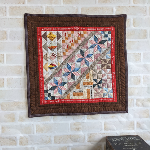 寄木細工のようなパッチワークキルトのタペストリー☆幾何学模様②