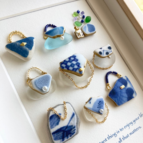 青い市松模様のシー陶器のバッグ・シーグラスアート・すこし大きめの