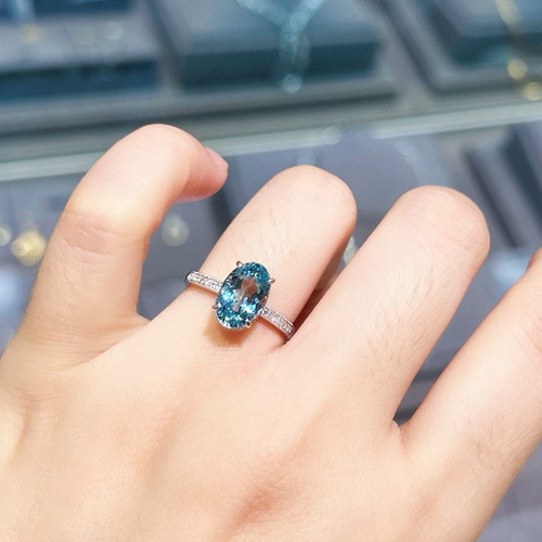 海」K18 天然サンタマリアアクアマリン 天然ダイヤモンド リング 和名