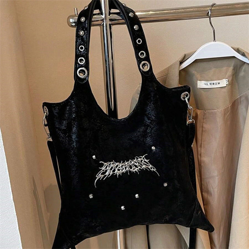 1個 Y2K風レトロ ショルダーバッグ レディース、メタルスタッズ翼装飾