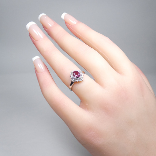 ルビーリング プラチナ900台0.72ct / ダイヤモンド計0.29ct取巻き