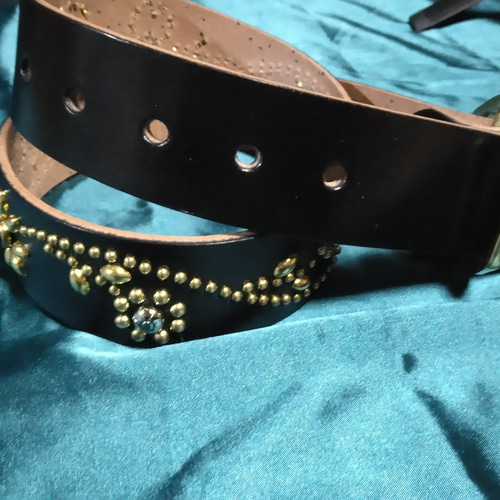 昭南ベンズツタ＆フラワースタッズベルト ブラック その他ファッション