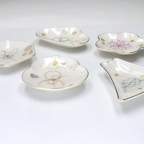 YU-3003A 縁 -yukari- 五様小皿揃 （陶器 磁器 桜 富士 瓢箪 鶴 松竹梅