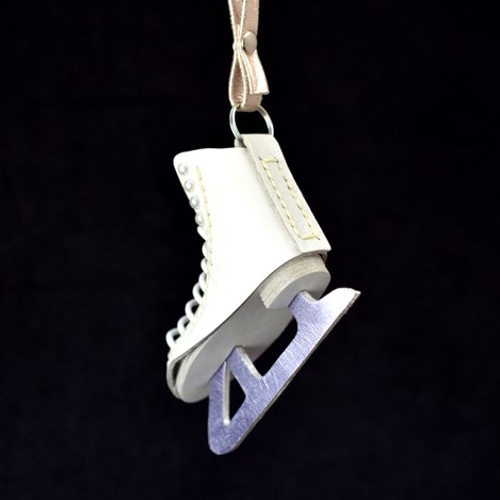 スケート靴の大きなバッグチャーム 白 シャンパンゴールド色ストラップ
