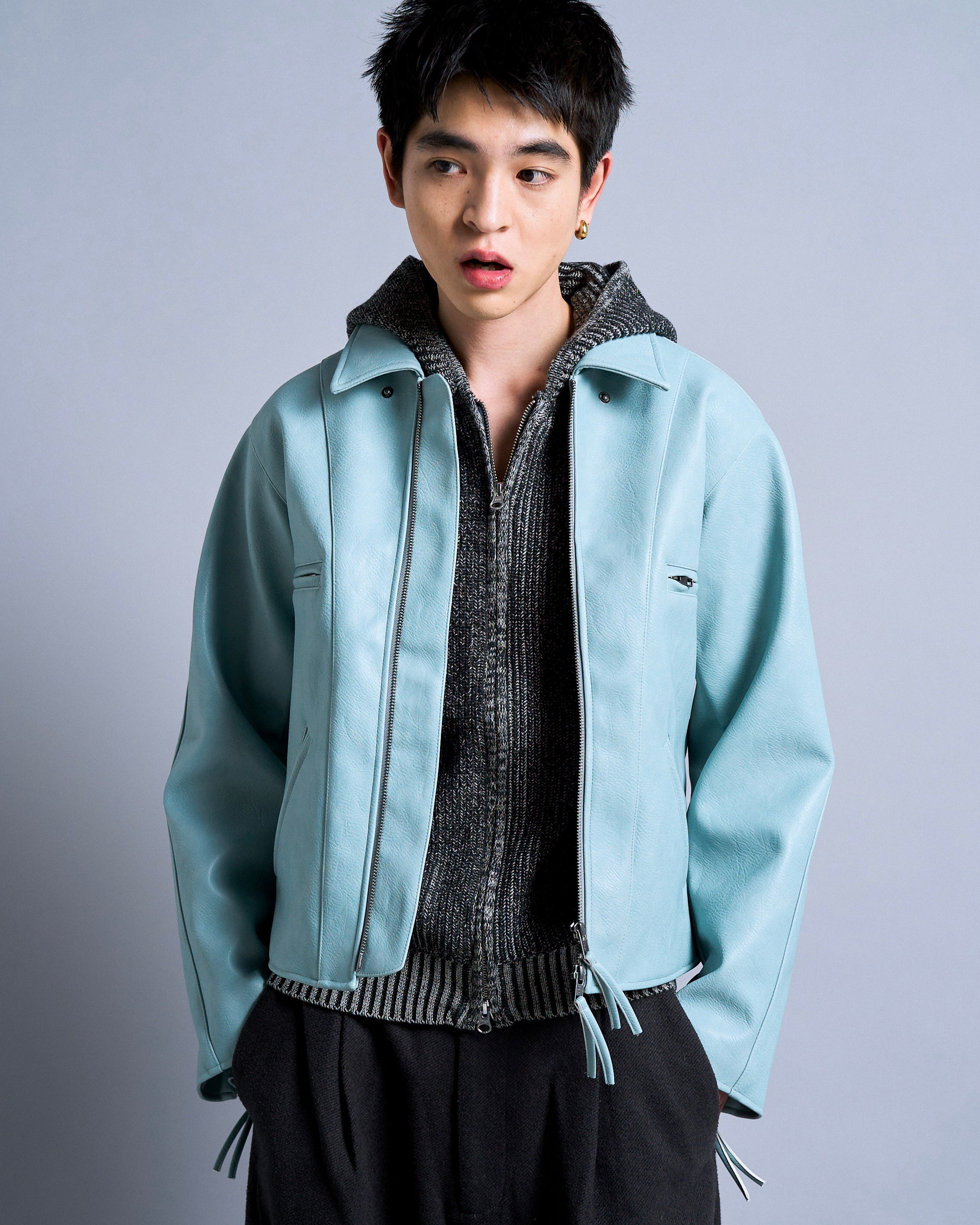 short length zipped PU-leather sport jacket – CAMPHOR WOOD