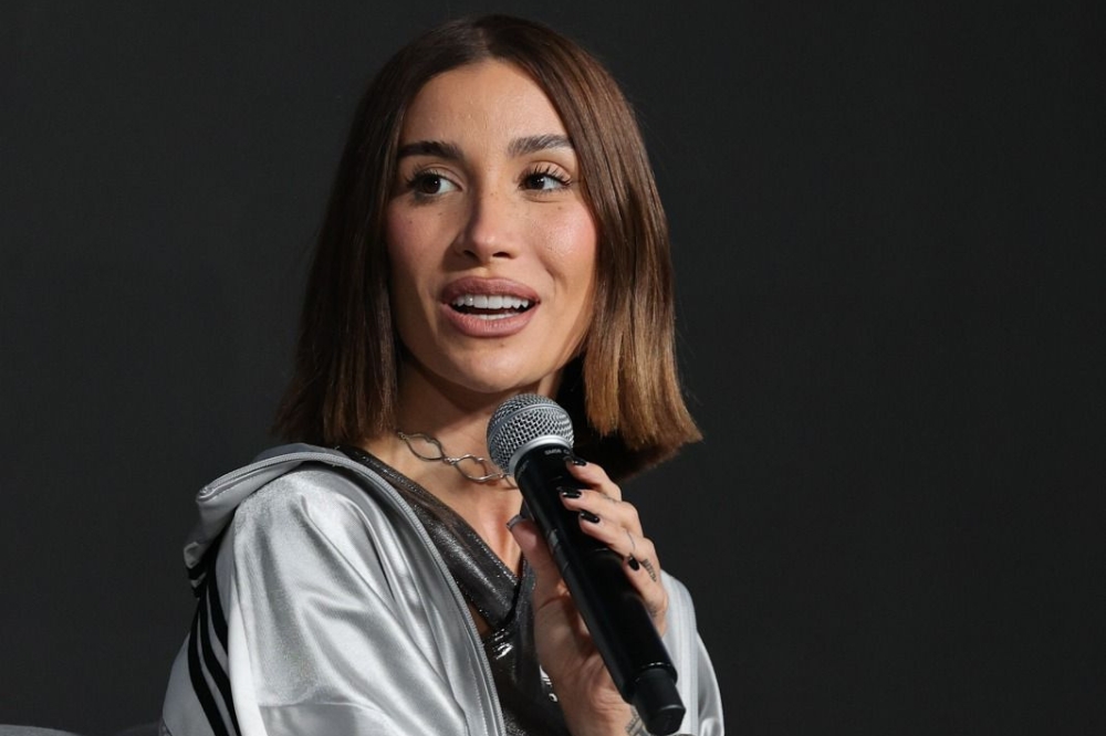 Bianca Andrade usa tênis que imita 'chuteira' e pode virar