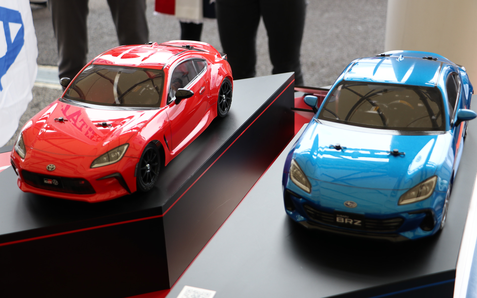 タミヤ、新型「GR 86」「BRZ」のRCカーを初展示 メーカーも開発に協力