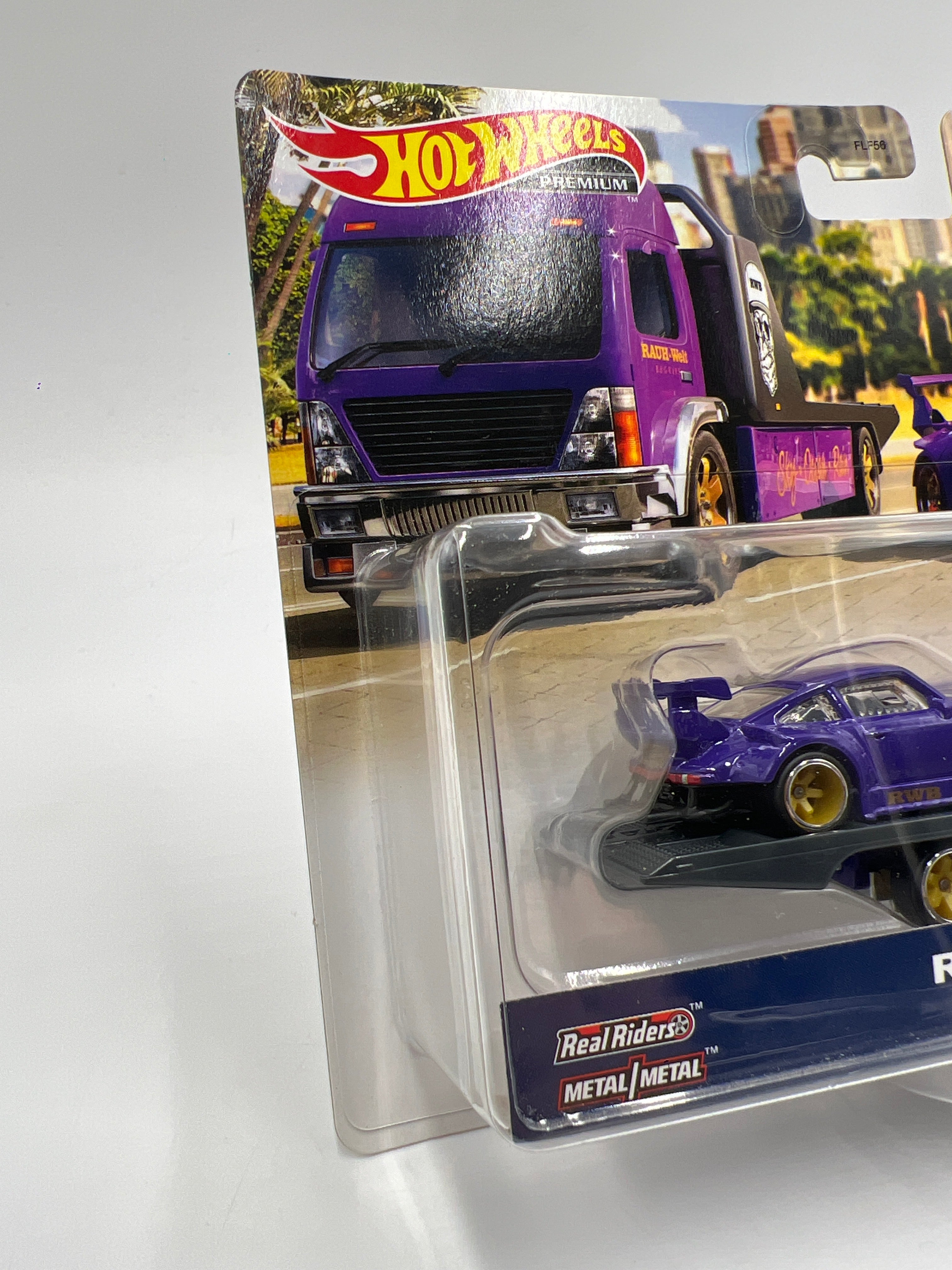 2019 Hot Wheels Team Transport #17 RWB Porsche 930 & Aero Lift