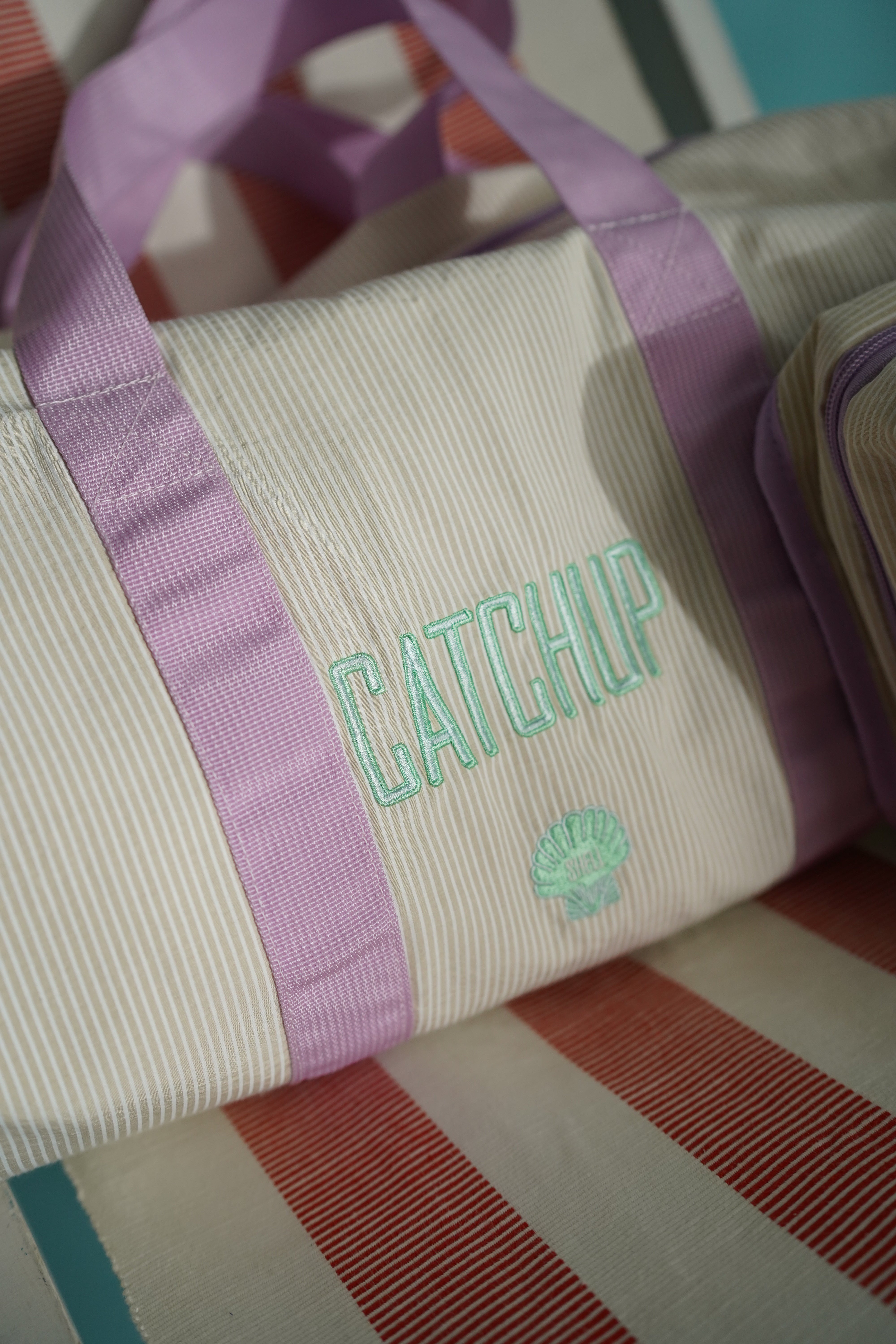 サッカーストライプボストンバッグ – Catchup