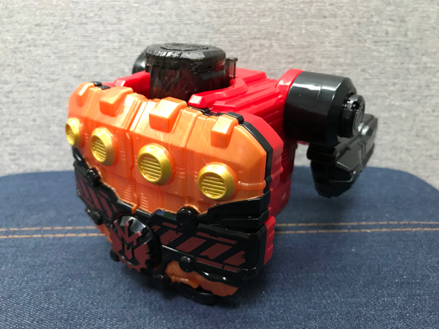 仮面ライダービルド「DXクローズマグマナックル クローズマグマ