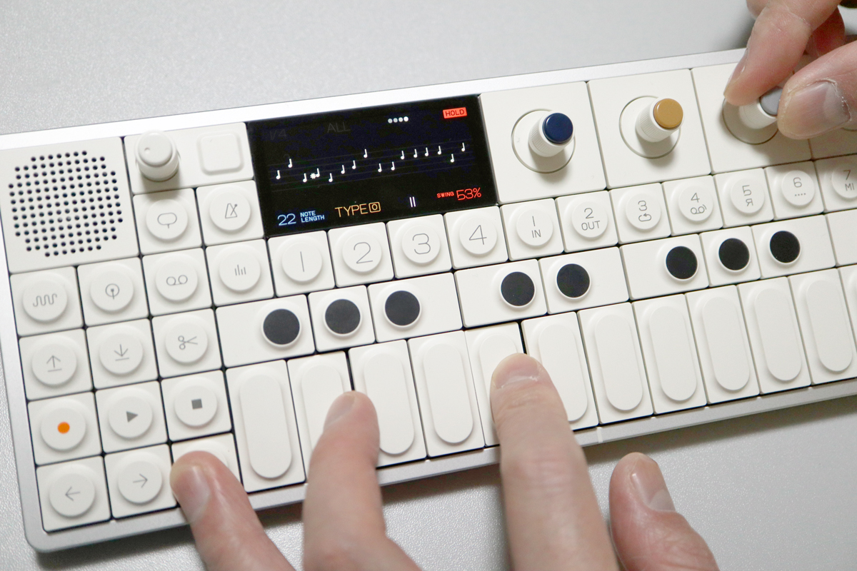 OP-1 シンセサイザー ホワイト 世界一楽しいシンセ｢OP-1｣が進化！ 100