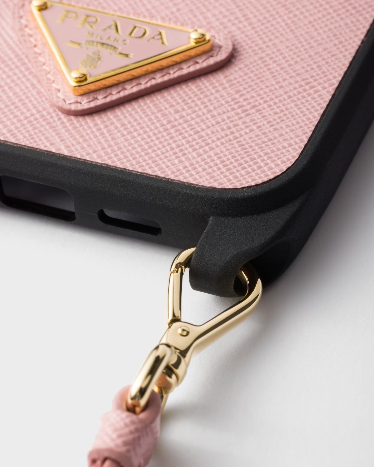 PRADA】サフィアーノレザー iPhone 16 Pro/16 Pro Max用ケース (PRADA