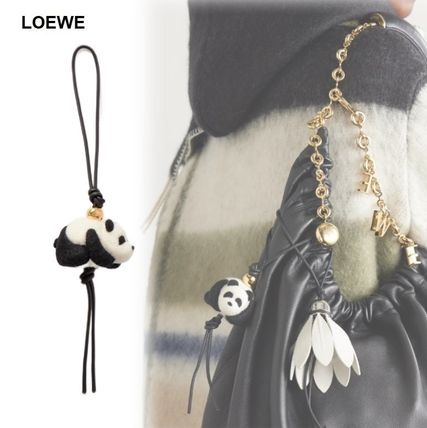パンダ LOEWE(ロエベ) 財布・小物(レディース) - ブランド通販のBUYMA