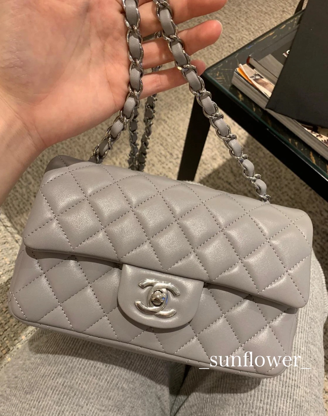 シャネル ミニマトラッセ フラップバッグ20cm グレー/S金具 (CHANEL