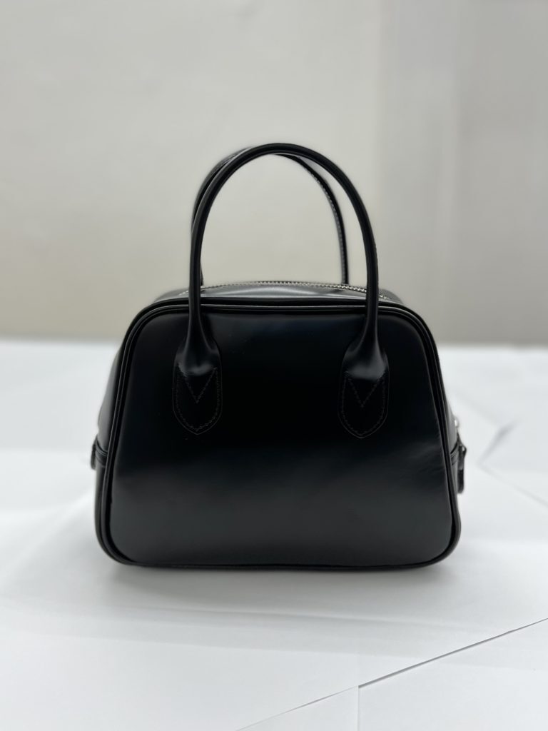 Comme des Garcons】 Round No.2 Aoyama Bag Black (COMME des GARCONS