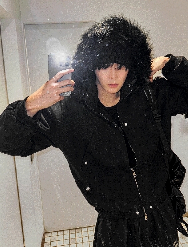 COSYHARU】Deep Black Semi-Crop Fur + SIL Winter Jumper JK