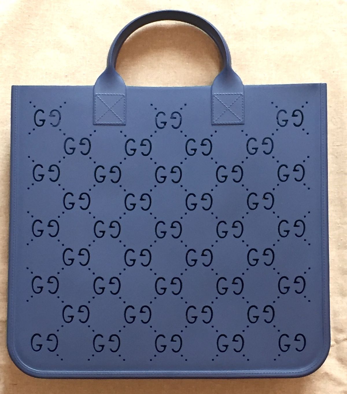 セール価格で5万円台から】大人にも人気のGUCCI(グッチ)キッズトート