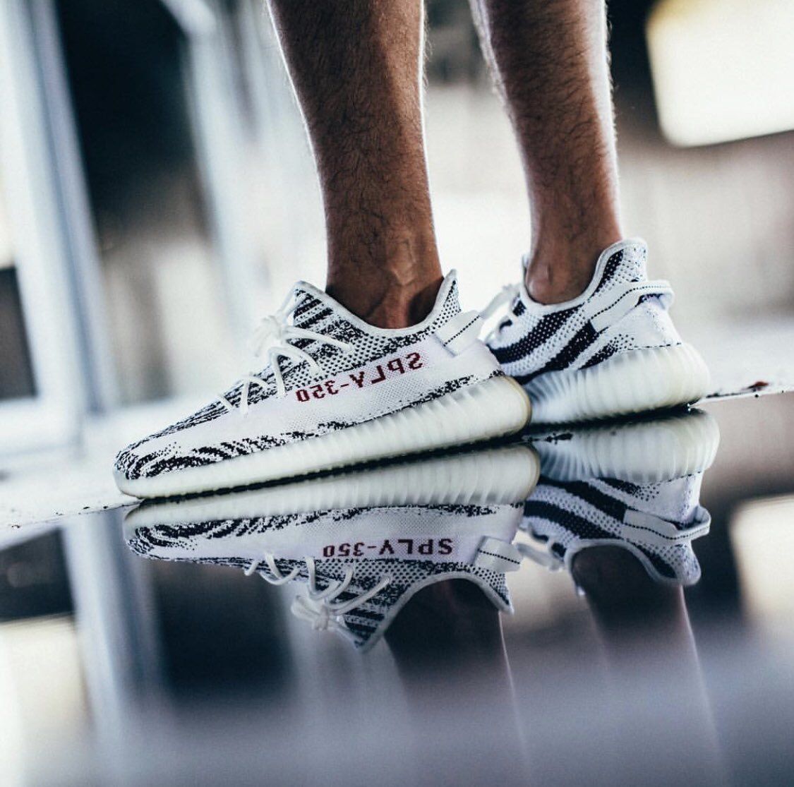 Yeezy Boost 350 V2 Zebra アディダス イージーブースト350V2 (adidas