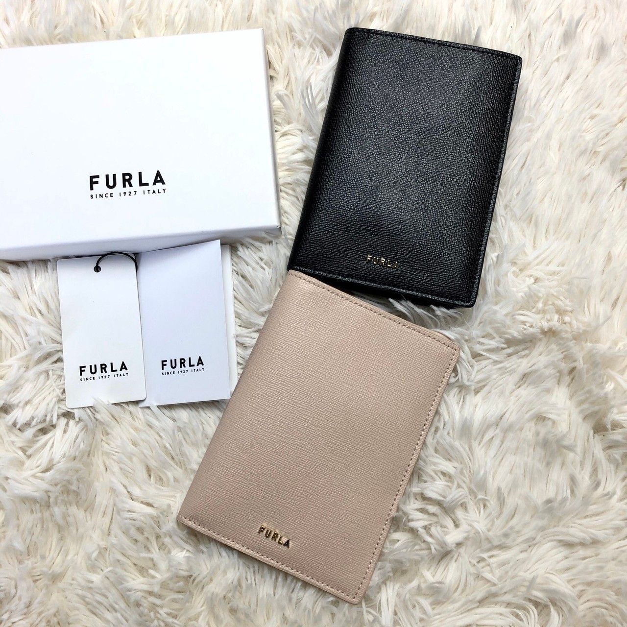 FURLA フルラパスポートケースマルチケース