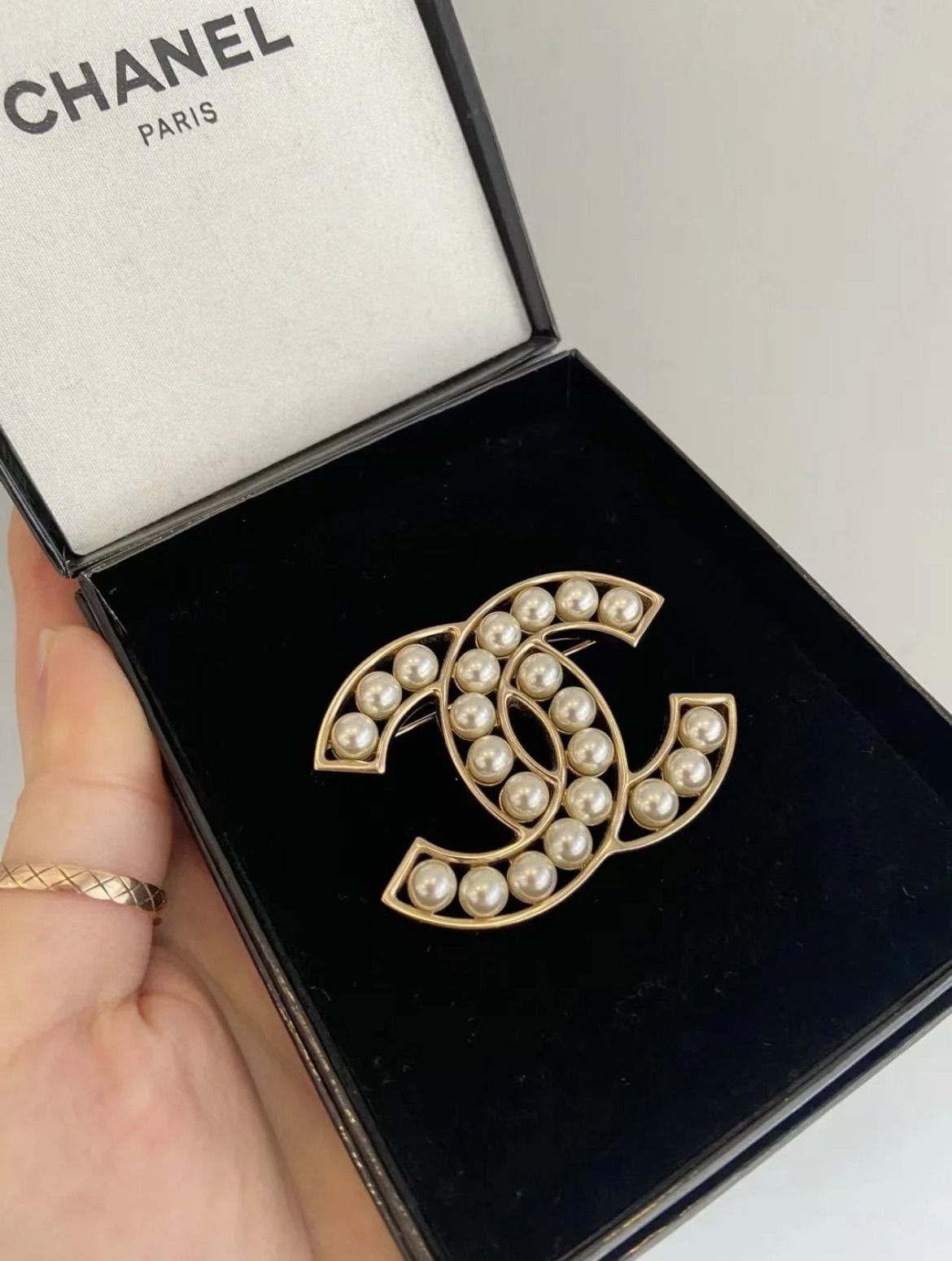 大人可愛い♪使い道抜群！】CHANEL ☆ パール ブローチ (CHANEL