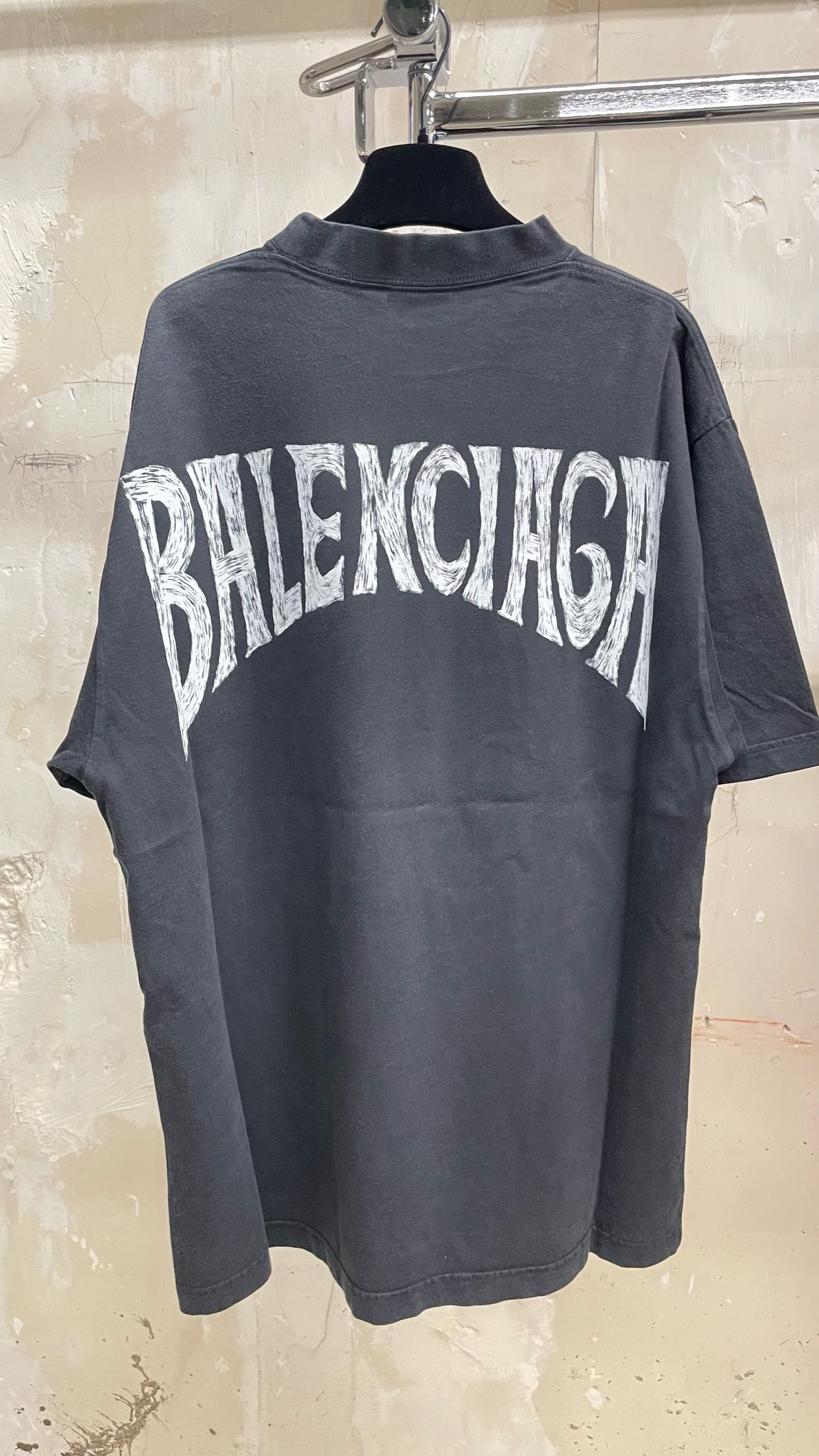 BALENCIAGA】BACK ロゴ Tシャツ ミディアムフィット 手書き風