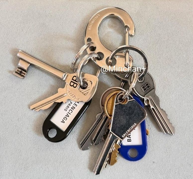 BALENCIAGA】Old School バッグ チャーム キーリング (BALENCIAGA