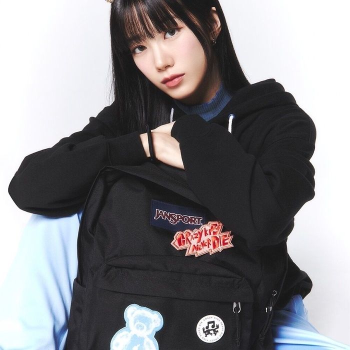 LE SSERAFIM X JanSport] スーパーブレーキプラス (jansport/バック