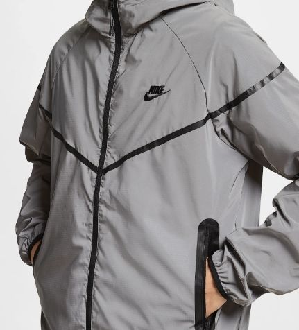 売切れ前に 大人気 NIKE Tech ウーブン フラッシュ ジャケット (Nike