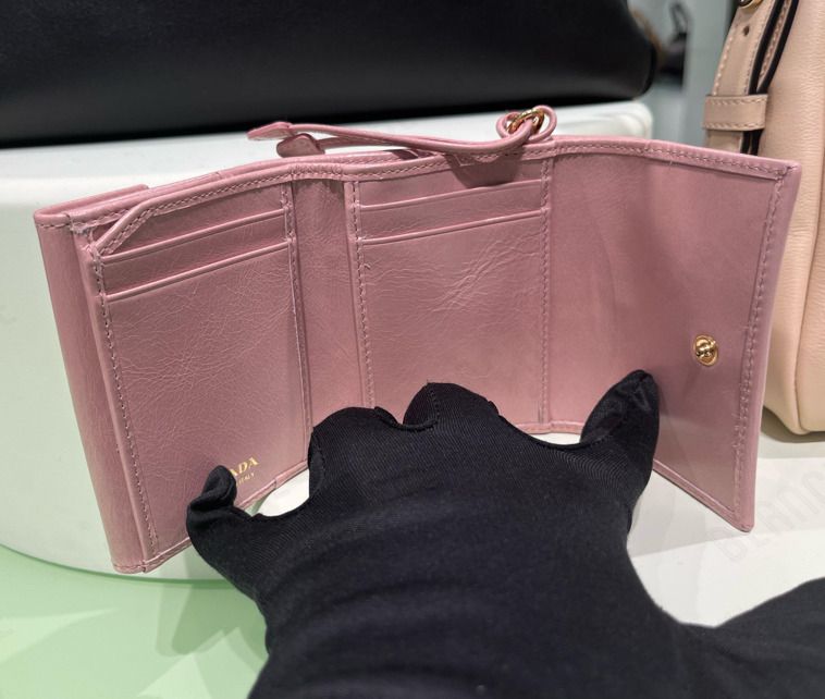 PRADA】ソフトルックスレザー 財布 (PRADA/折りたたみ財布