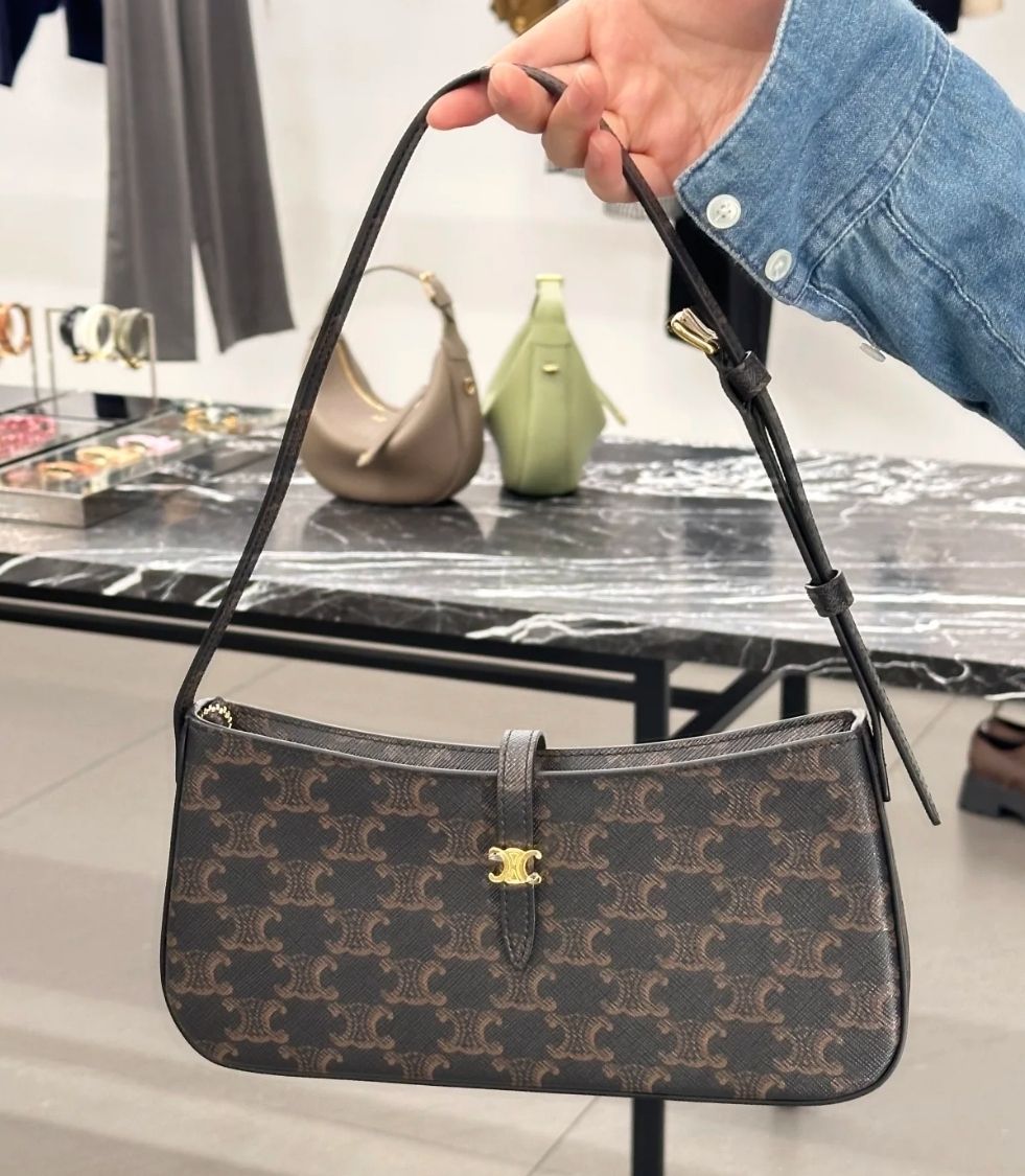 CELINE】セリーヌ チェーン付きクラッチ キュイル トリオンフ (CELINE