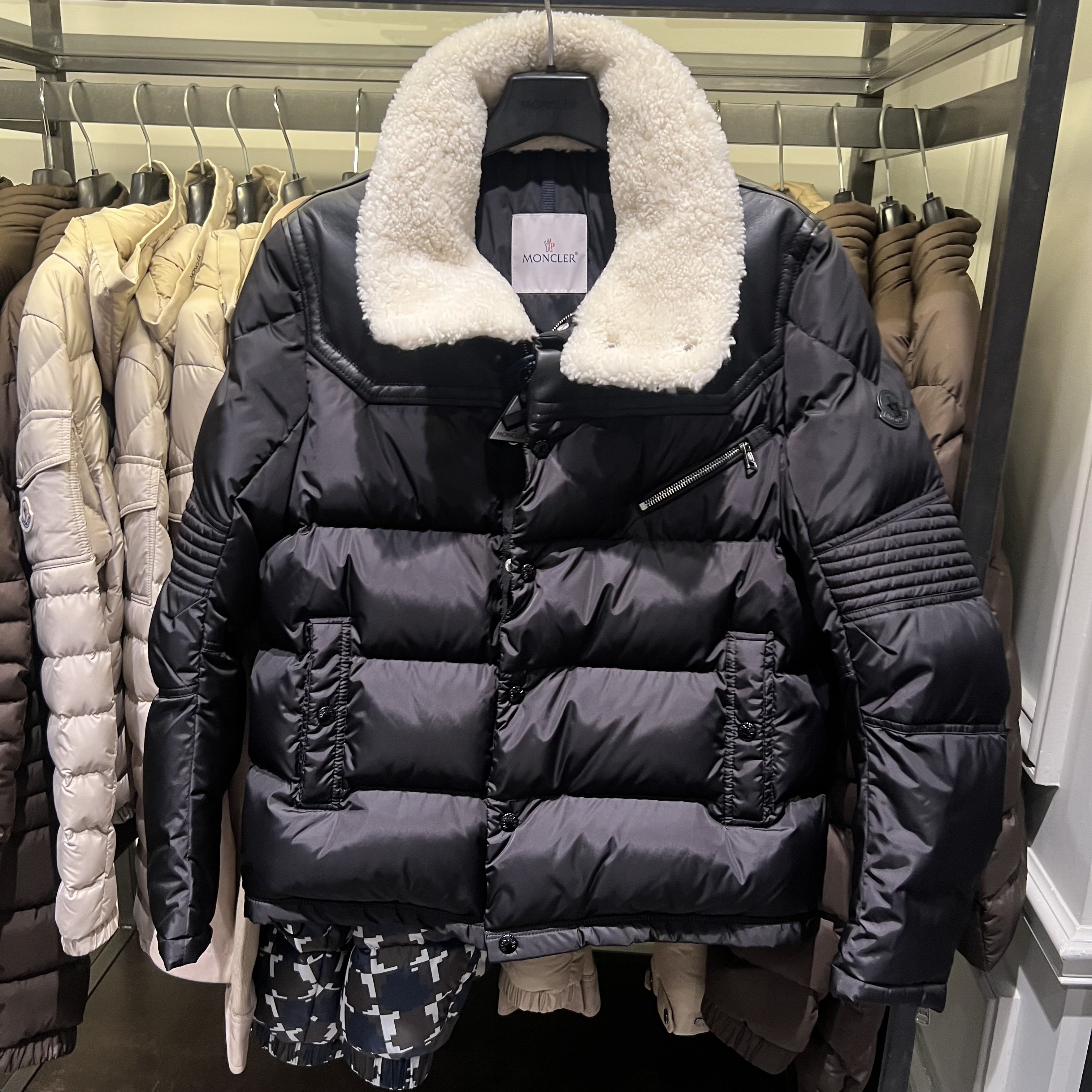 MONCLER】セール！LEO バイカー ダウンジャケット カッコいい (MONCLER